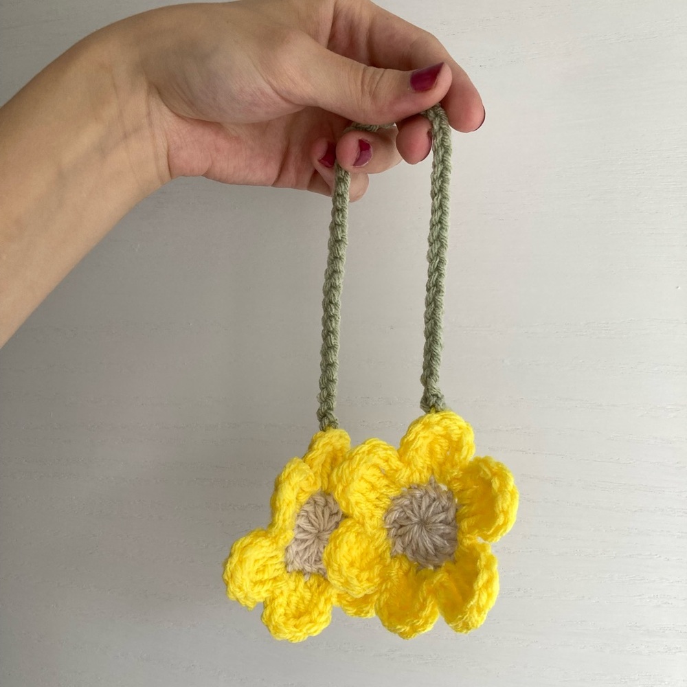 Flower rearview mirror car hanger